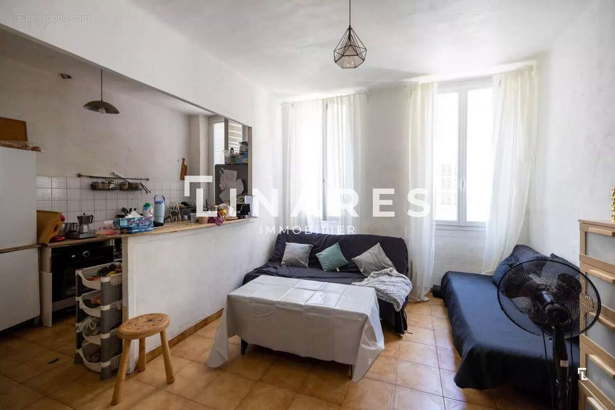 Appartement à MARSEILLE-1E