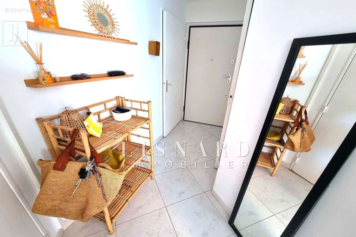 Appartement à VALLAURIS