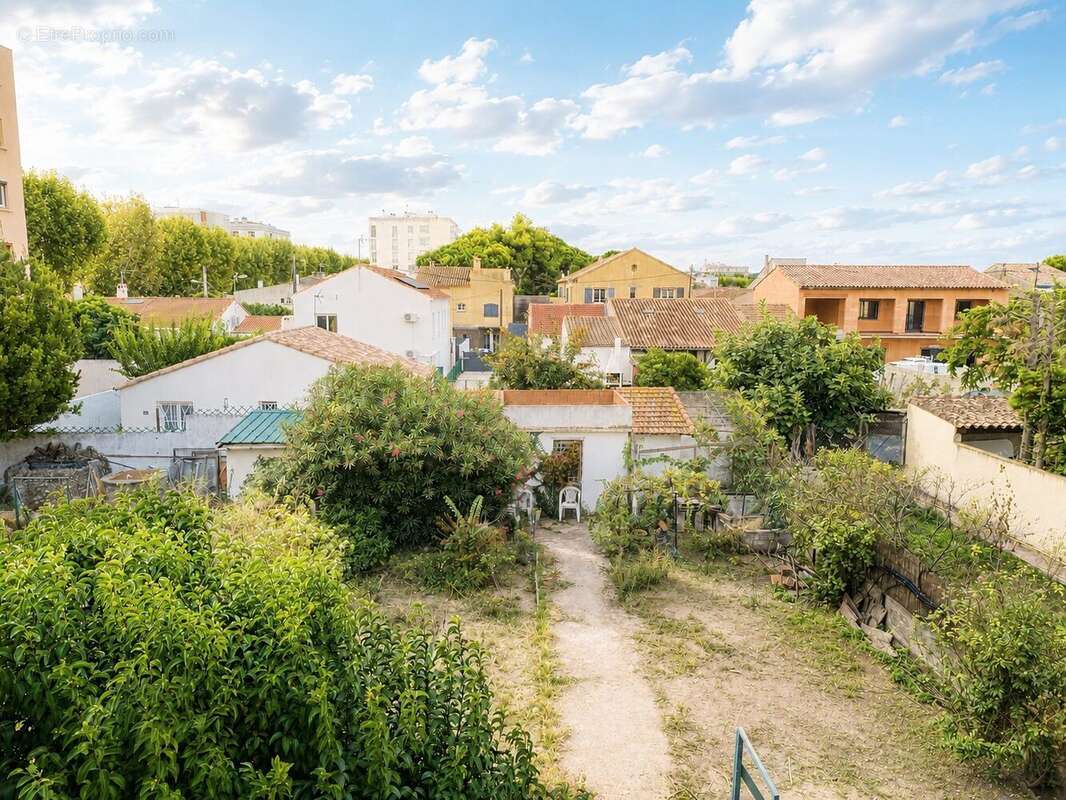 Jardin commun - Appartement à NARBONNE