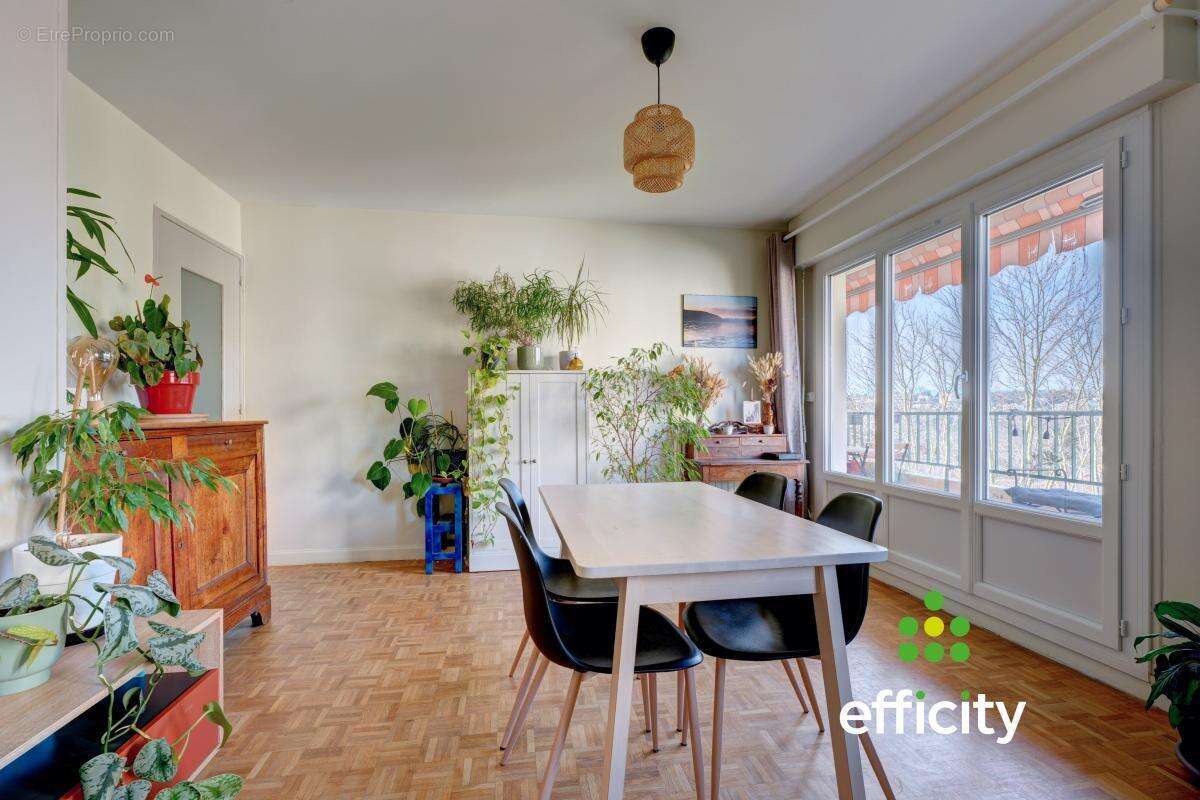 Appartement à OULLINS