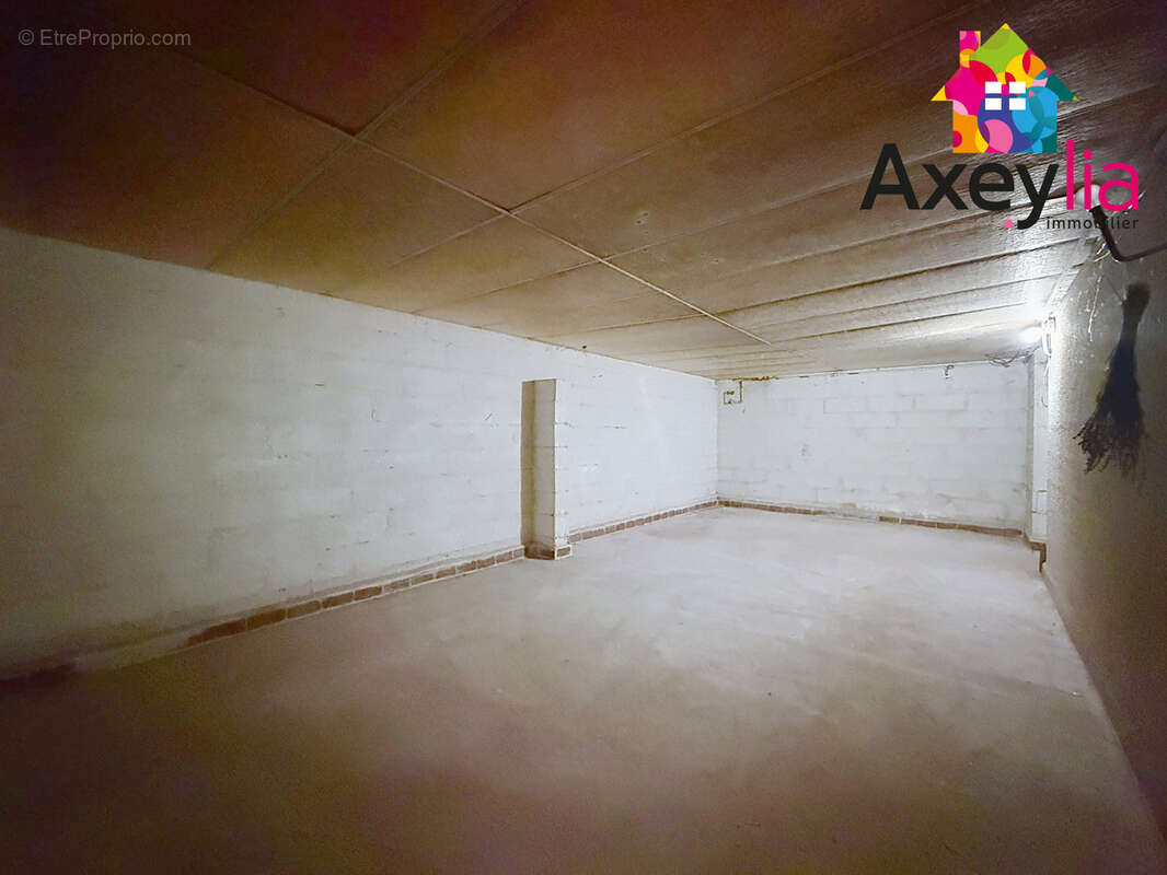 A vendre - mably - maison avec trois chambres, bureau, garage et terrain - photo 12