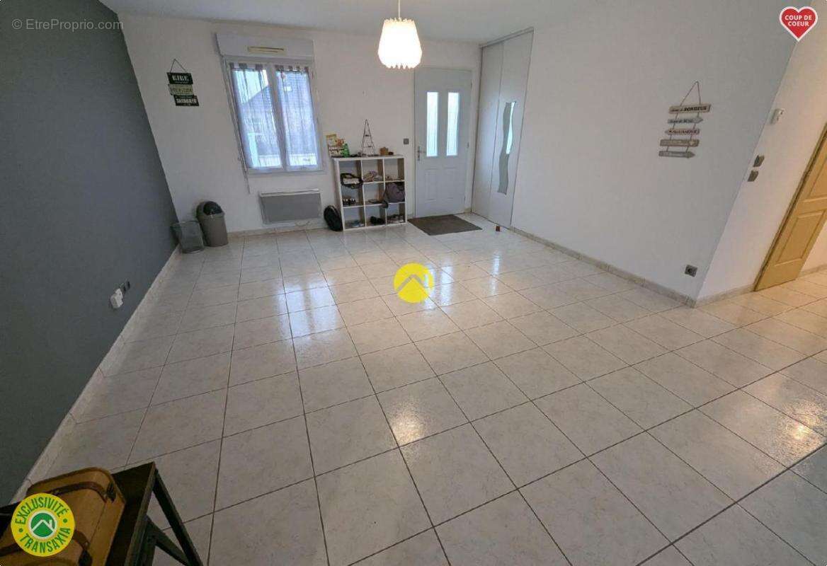 Maison à MOULINS-SUR-YEVRE