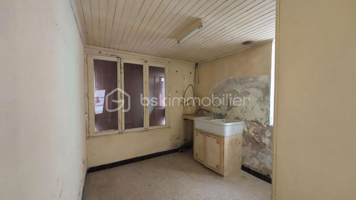 CAUDECOSTE – Maison de bourg T4 à rénover avec garage et patio - photo 17