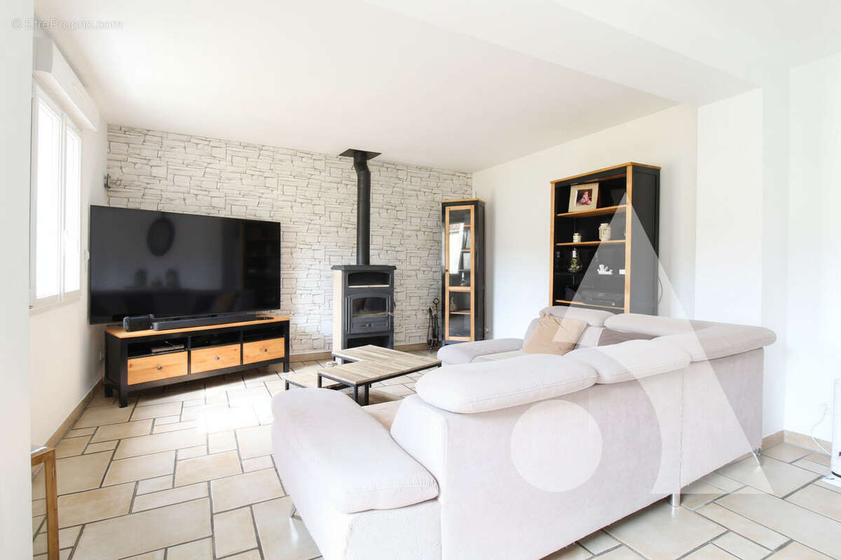 Maison à ESTREES-SAINT-DENIS