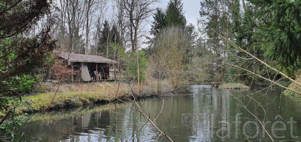 Terrain à NOISY-SUR-ECOLE