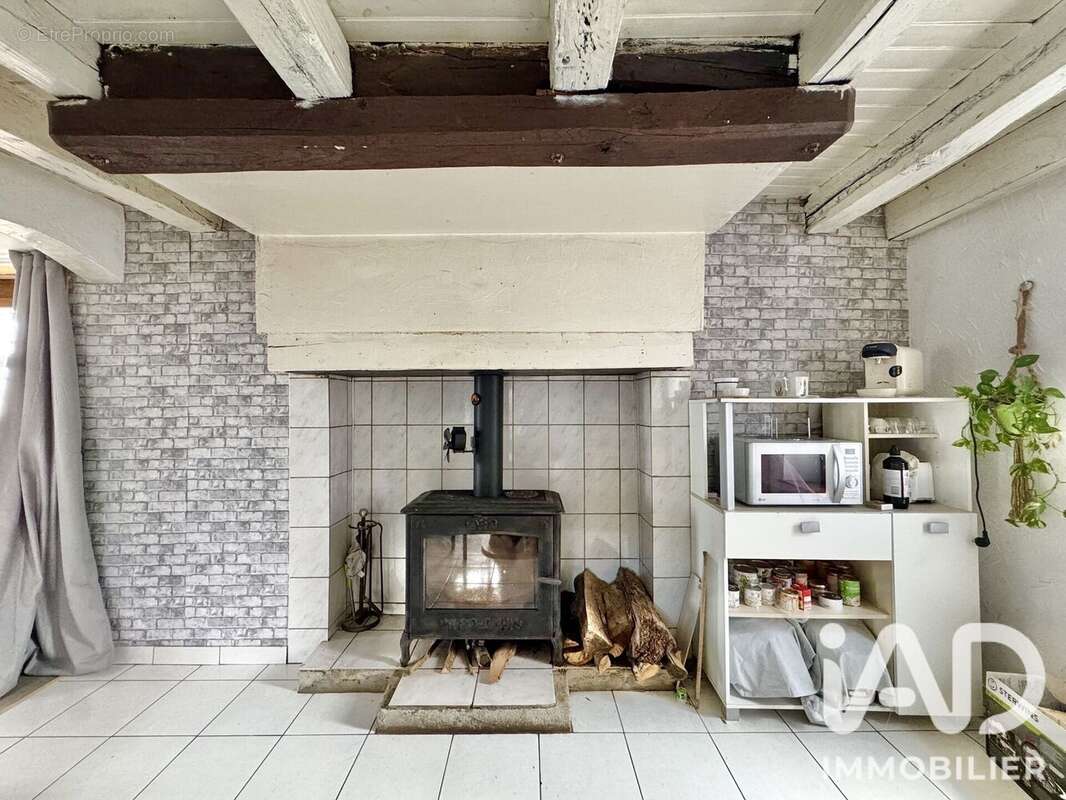 Maison 121 m² à Saint-Martin-Sainte-Catherine  - photo 8