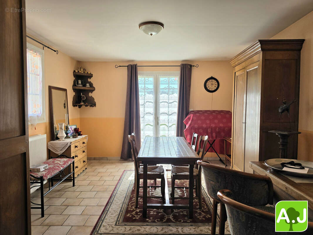 Maison à BUEIL