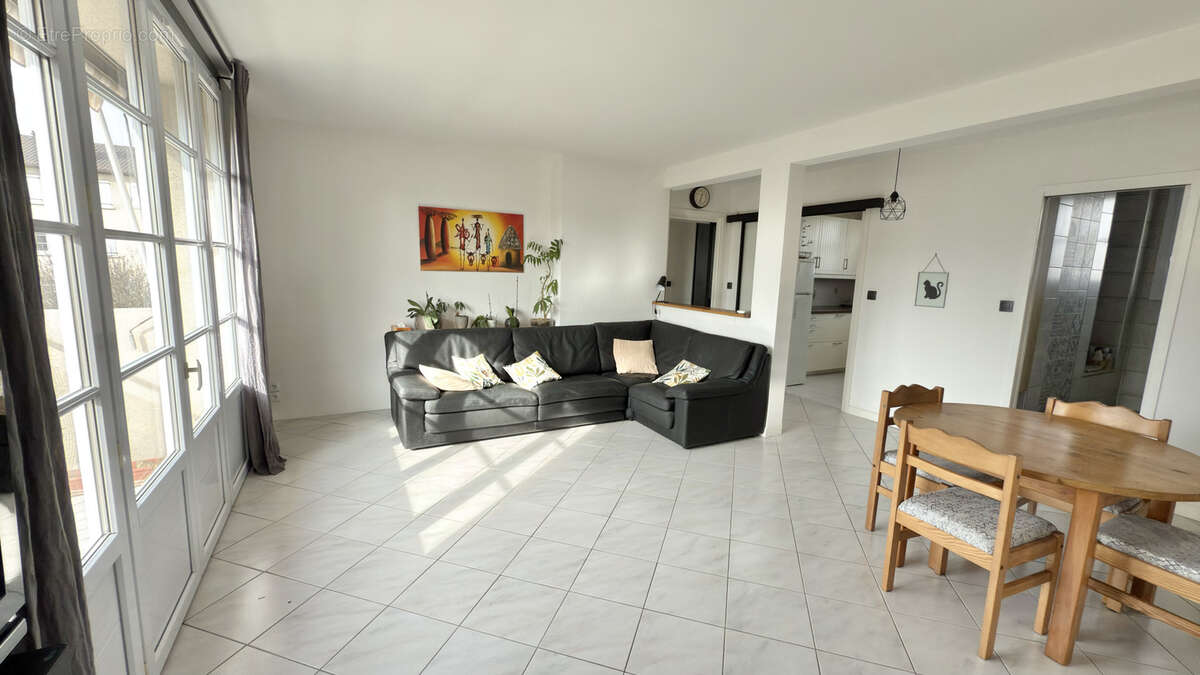 Appartement à SAINT-GRATIEN