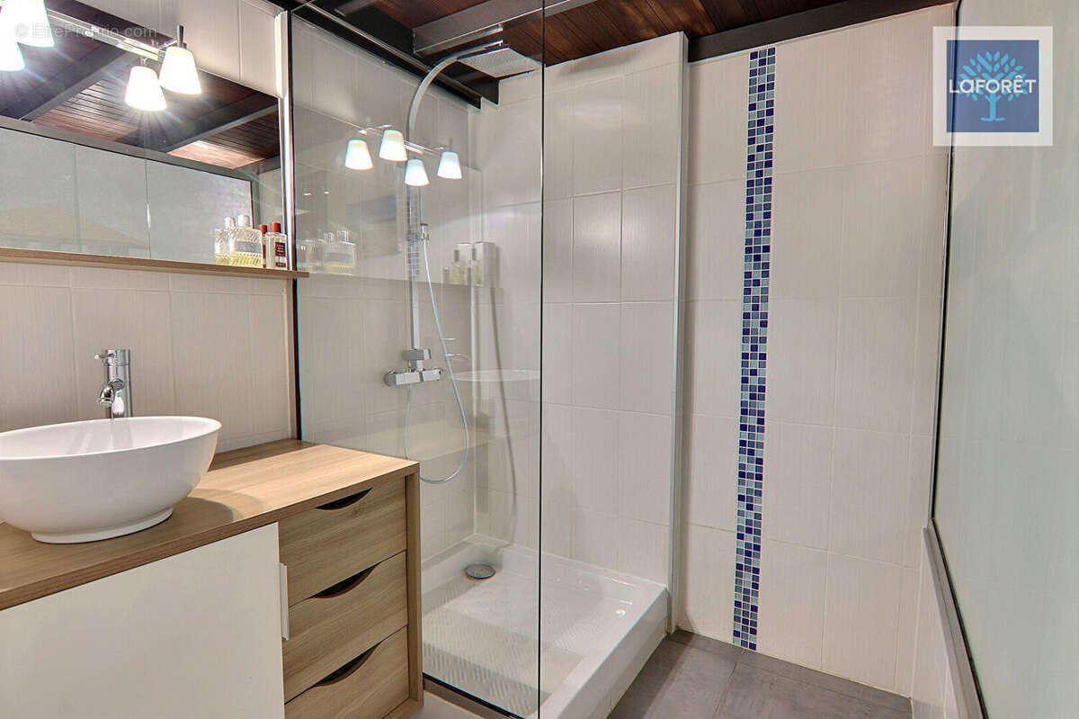 Appartement à VALLAURIS