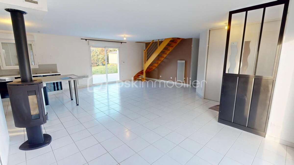 Maison à LA CHAPELLE-SAINT-URSIN