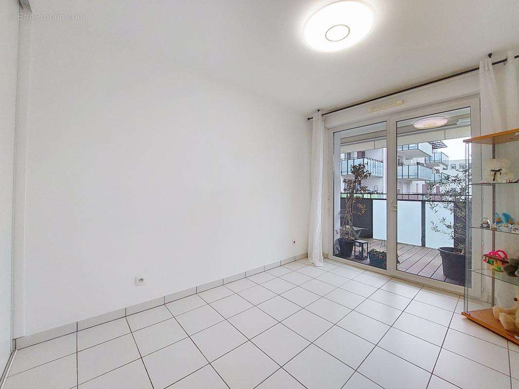 Appartement à SAINT-FONS
