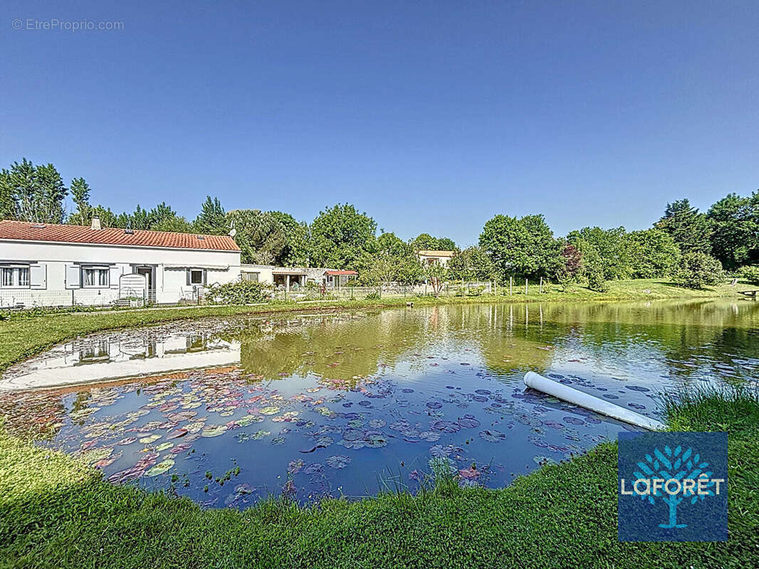 Maison à LA CHAPELLE-ACHARD