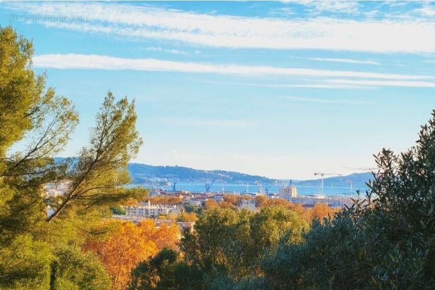 Terrain à TOULON