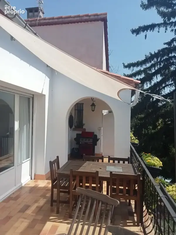 Joyau rare dans le sud de la France : maison avec appartement séparé, piscine chauffée et vaste terrain - photo 10