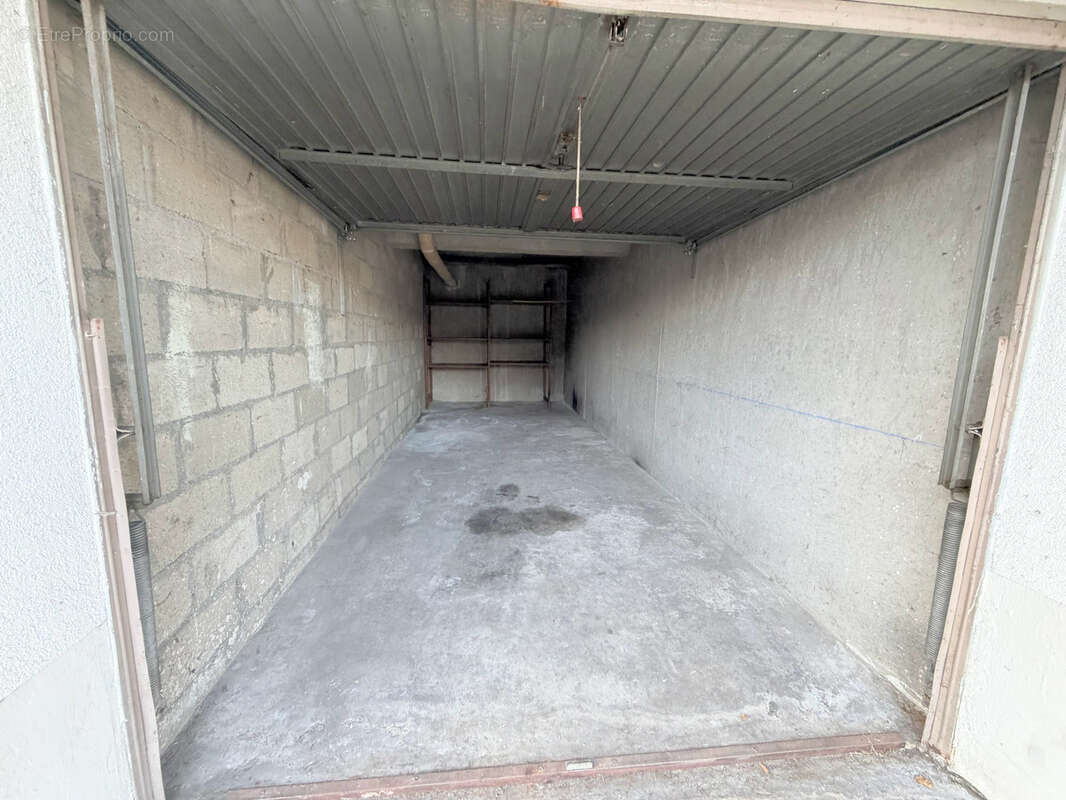 Parking à RUEIL-MALMAISON