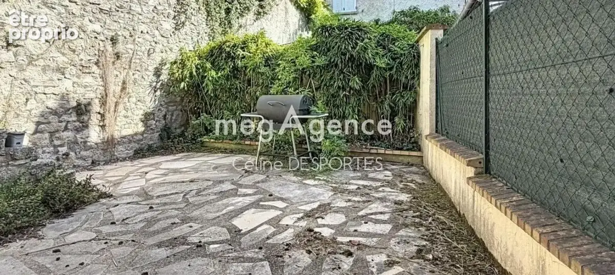 Maison de 75 m² 3 chambres avec cour et garage - photo 9