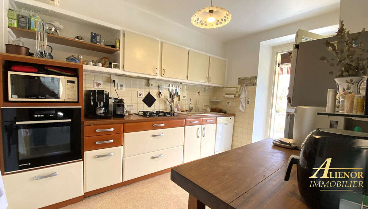 Maison à BOURDEILLES