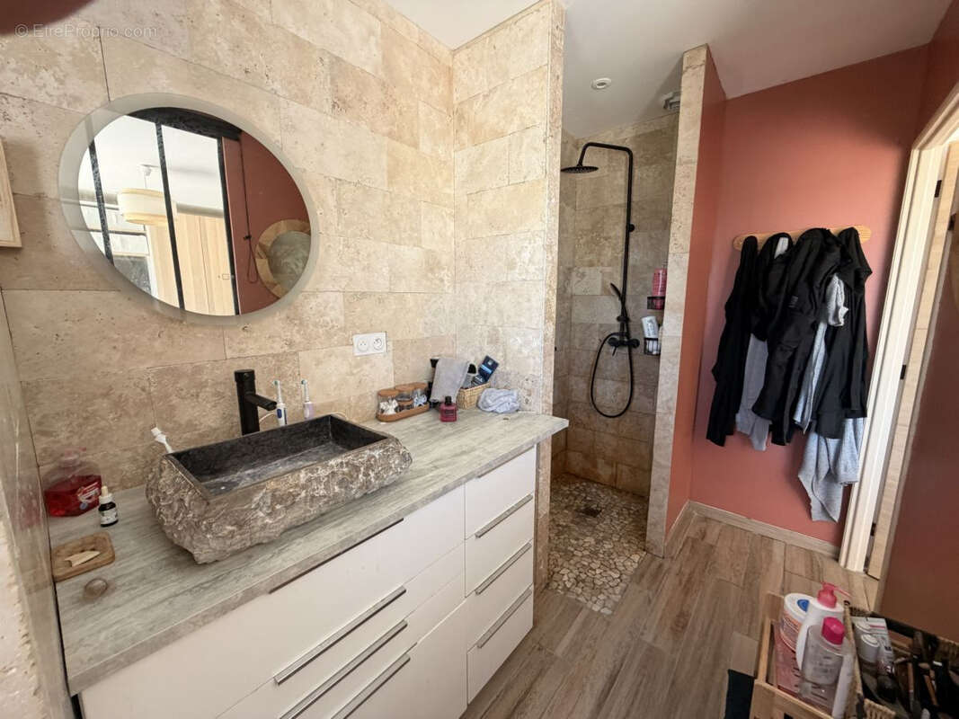 Maison à ESPINASSE-VOZELLE