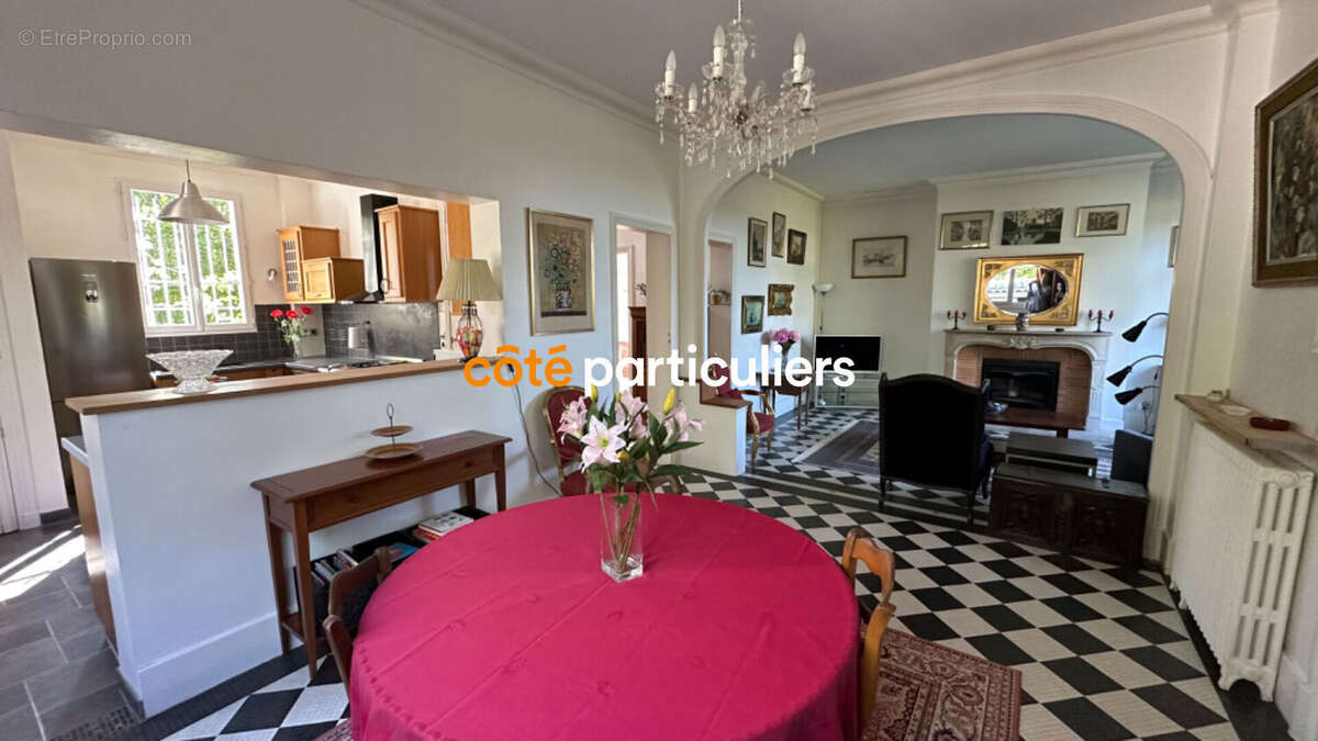 Maison à COMBS-LA-VILLE