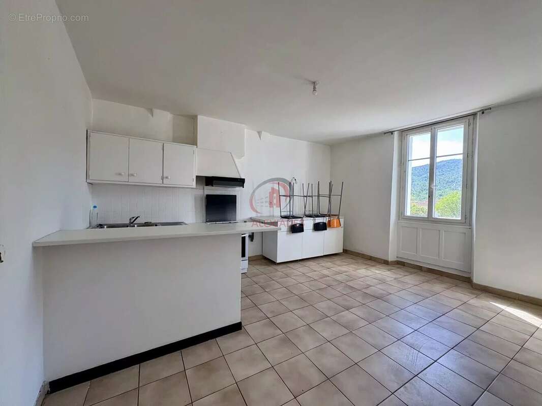 Appartement à SIGNES