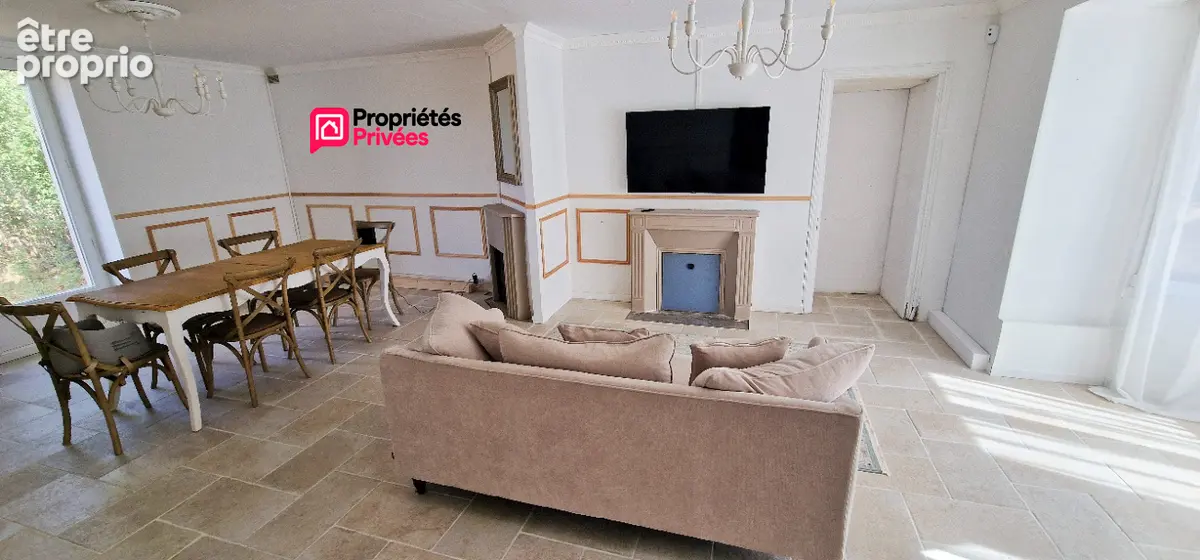 Maison à colombages de 135 m² - 6 pièces et 3 chambres + dépendances sur terrain de 1285 m² - photo 2