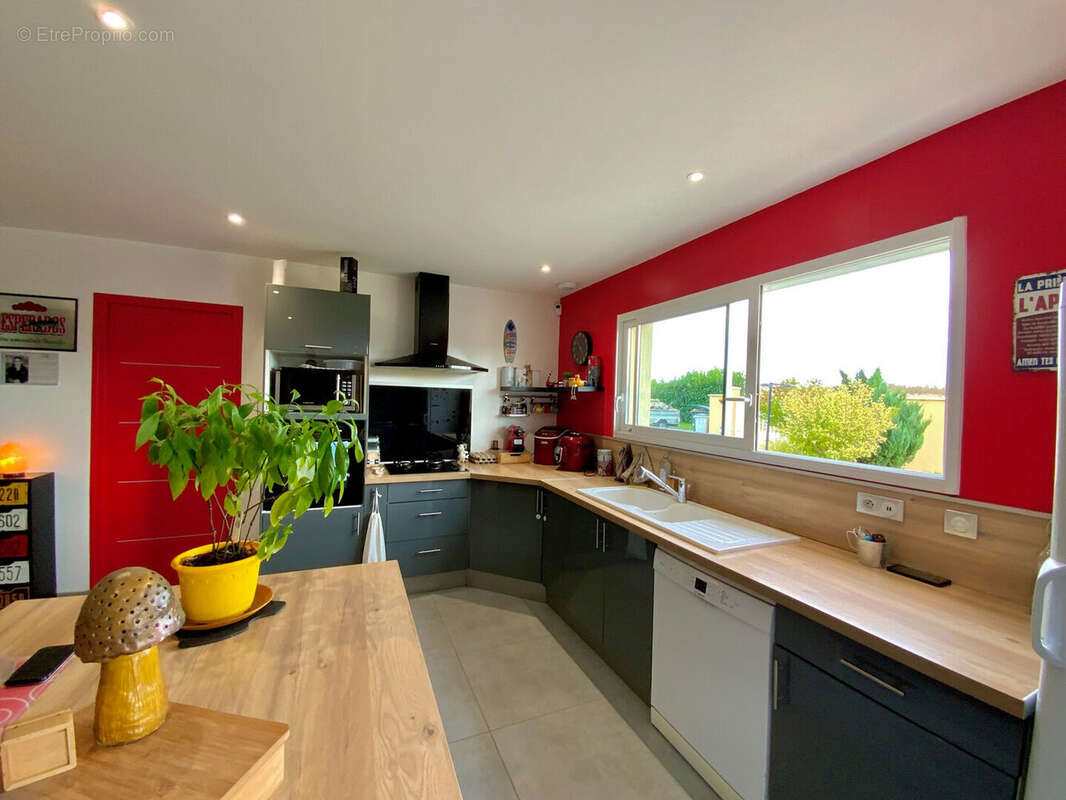 Maison à BARBEZIEUX-SAINT-HILAIRE