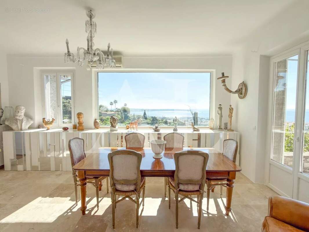 Maison à VALLAURIS