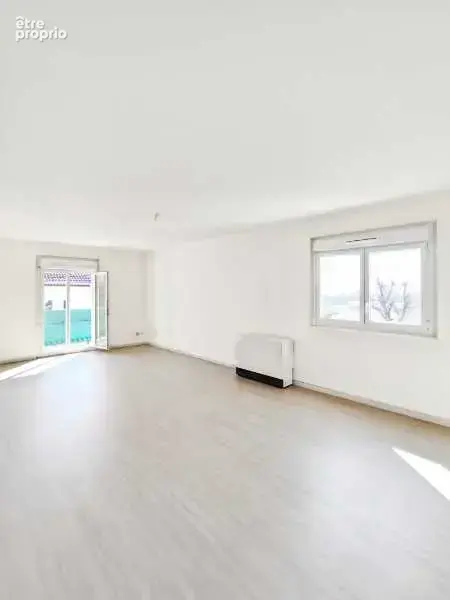 Appartement 83 m² à Mezire  - photo 2