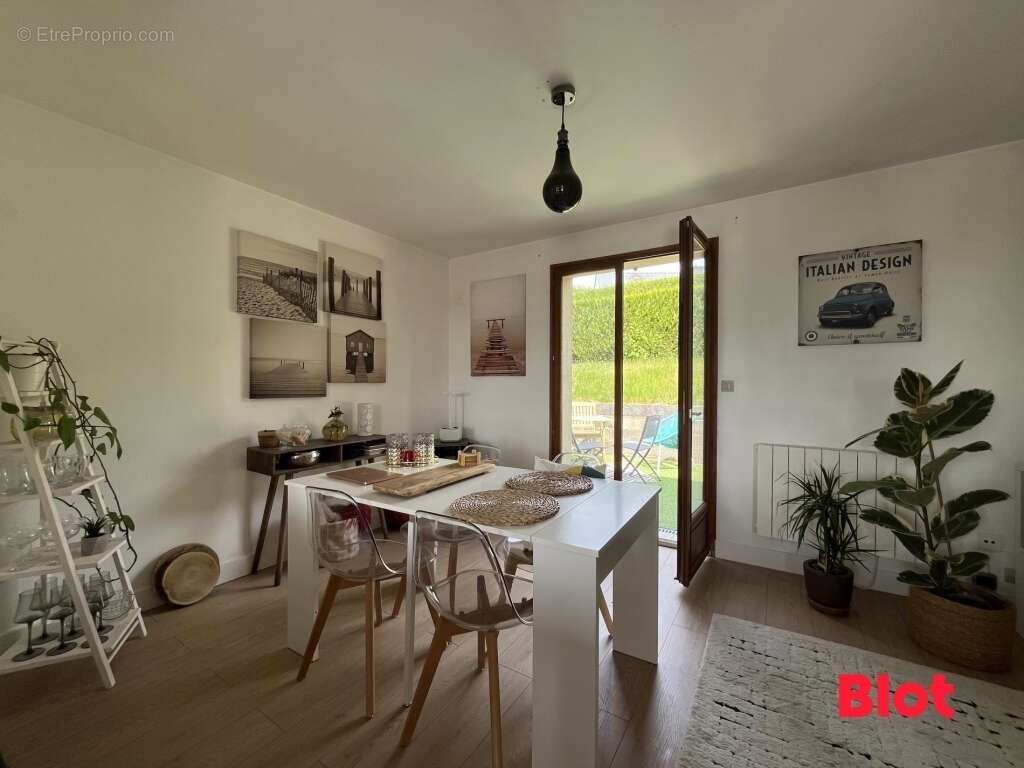 Maison à CREVIN