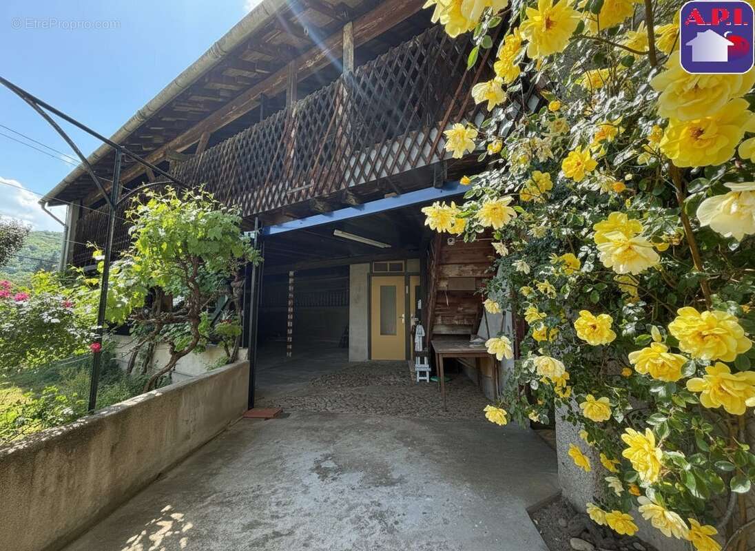 Maison à CRAMPAGNA
