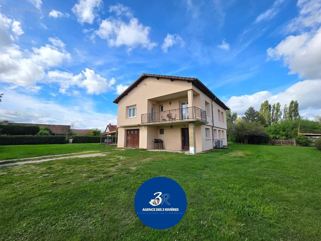 Maison à SAINT-ETIENNE-EN-BRESSE