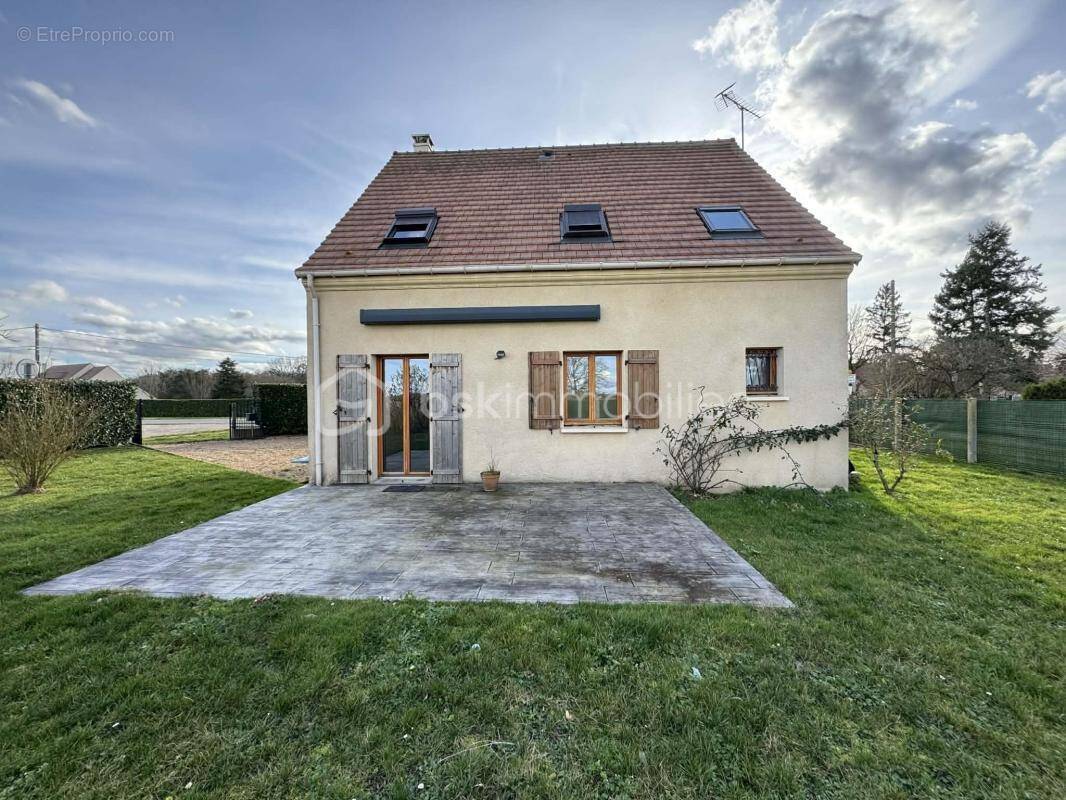 Maison à FERRIERES-EN-GATINAIS