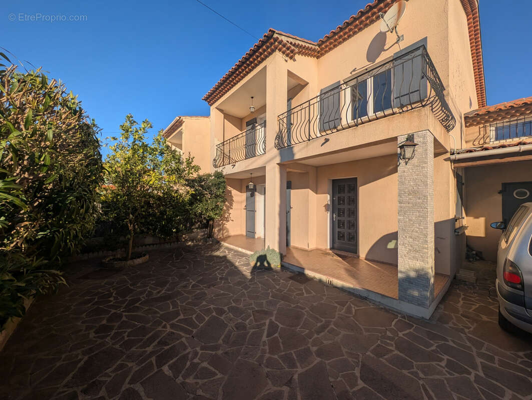 Maison à SIX-FOURS-LES-PLAGES