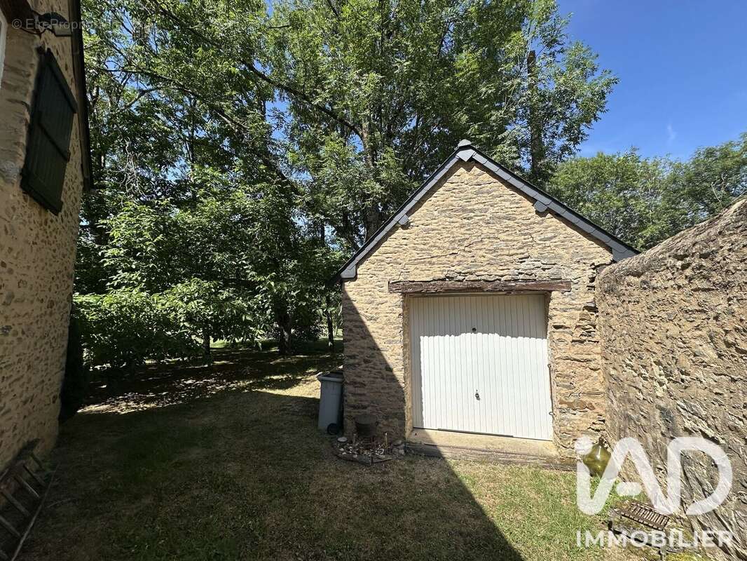 Maison 96 m² à Saint-Remy-De-Sille  - photo 3