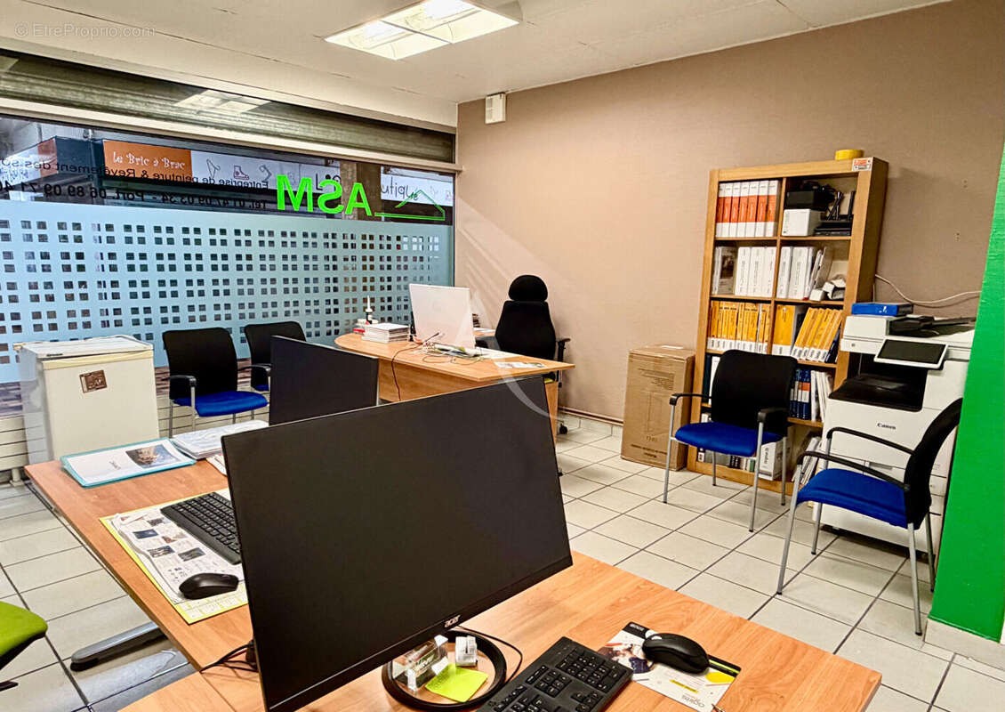 Commerce à CHAVILLE