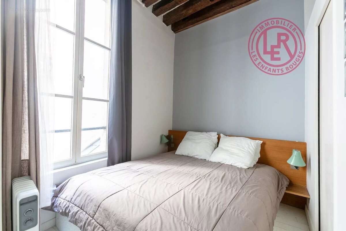 Appartement à PARIS-3E