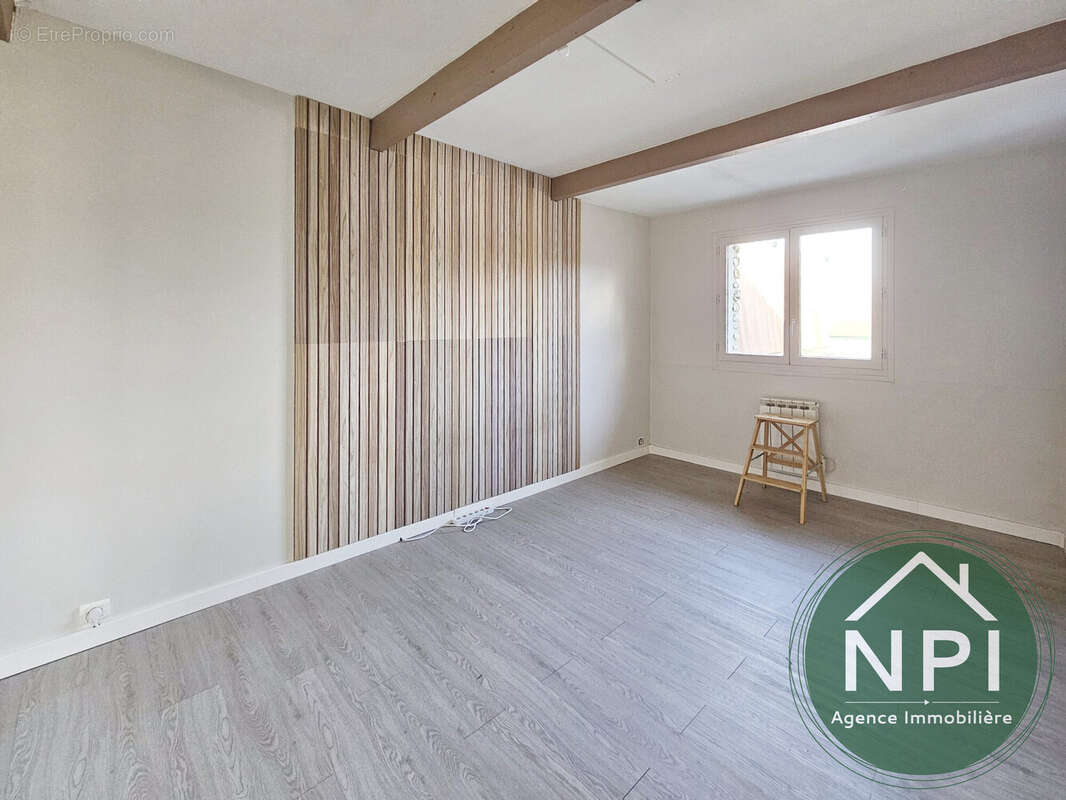 Appartement à VERT-SAINT-DENIS