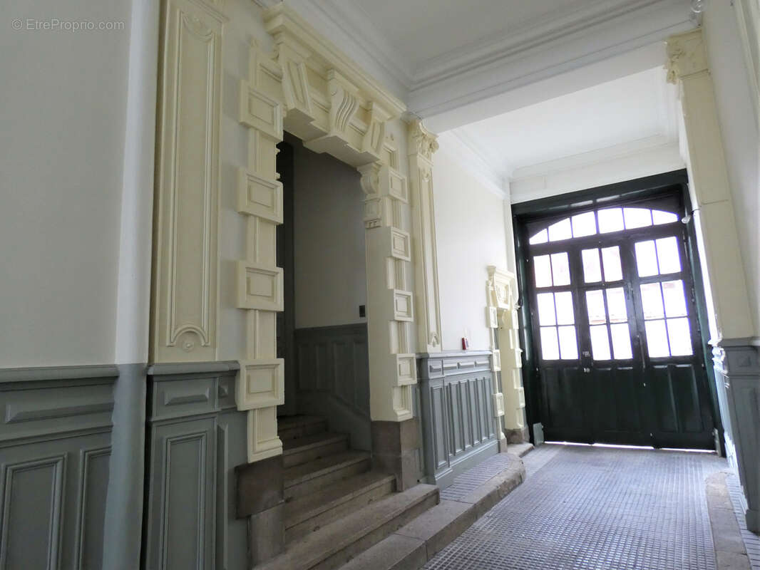 Appartement de 140 m2 dans immeuble remarquable à deux pas des Halles - photo 2