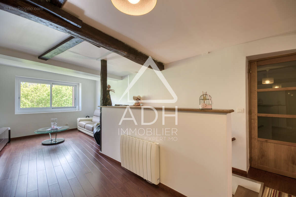 Appartement à NEAUPHLE-LE-CHATEAU