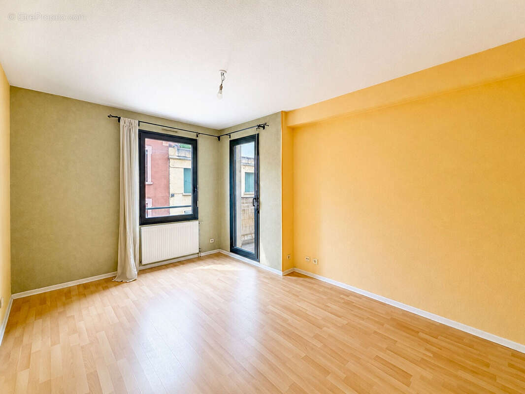 Appartement T4 de 99 m² avec terrasse et loggia - photo 5