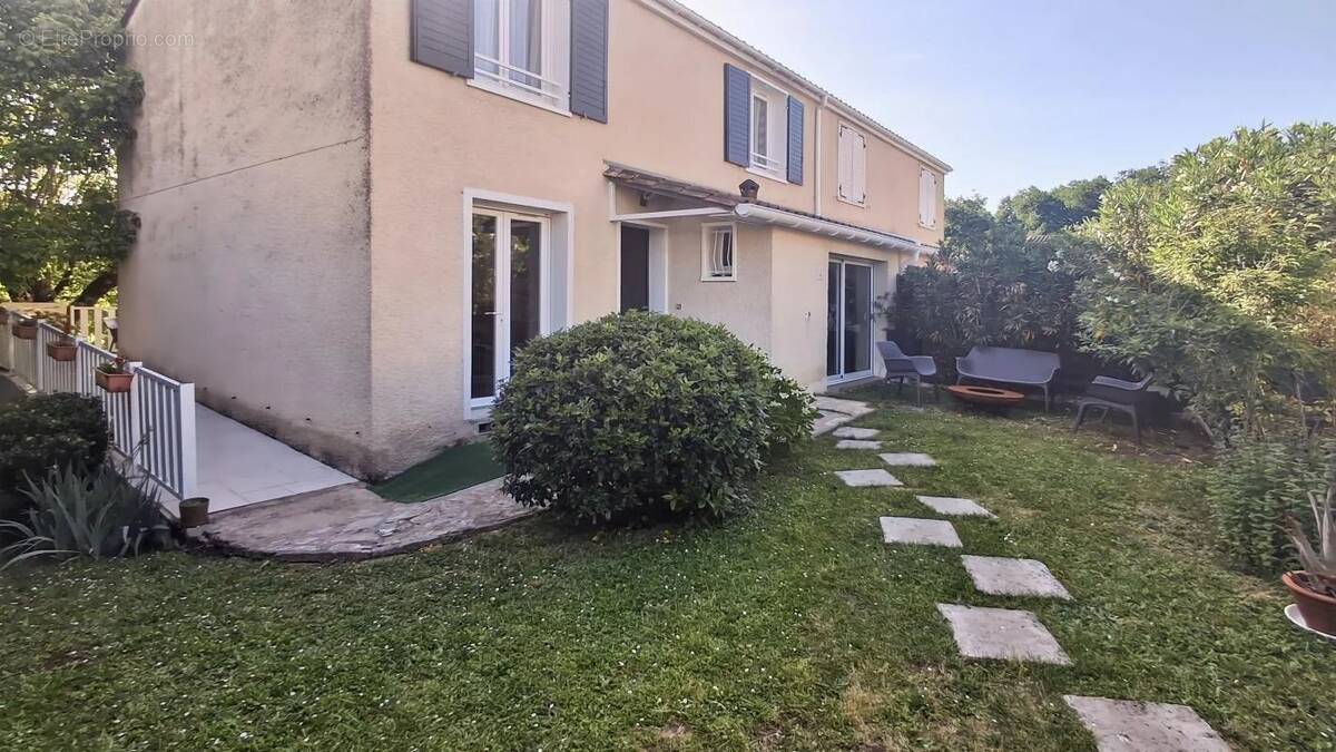 Maison à COULOUNIEIX-CHAMIERS