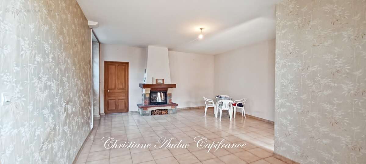 Dompierre-les-Ormes, maison de centre bourg de 122 m² avec 4 chambres, jardin, sur terrain de 500 m² - photo 3