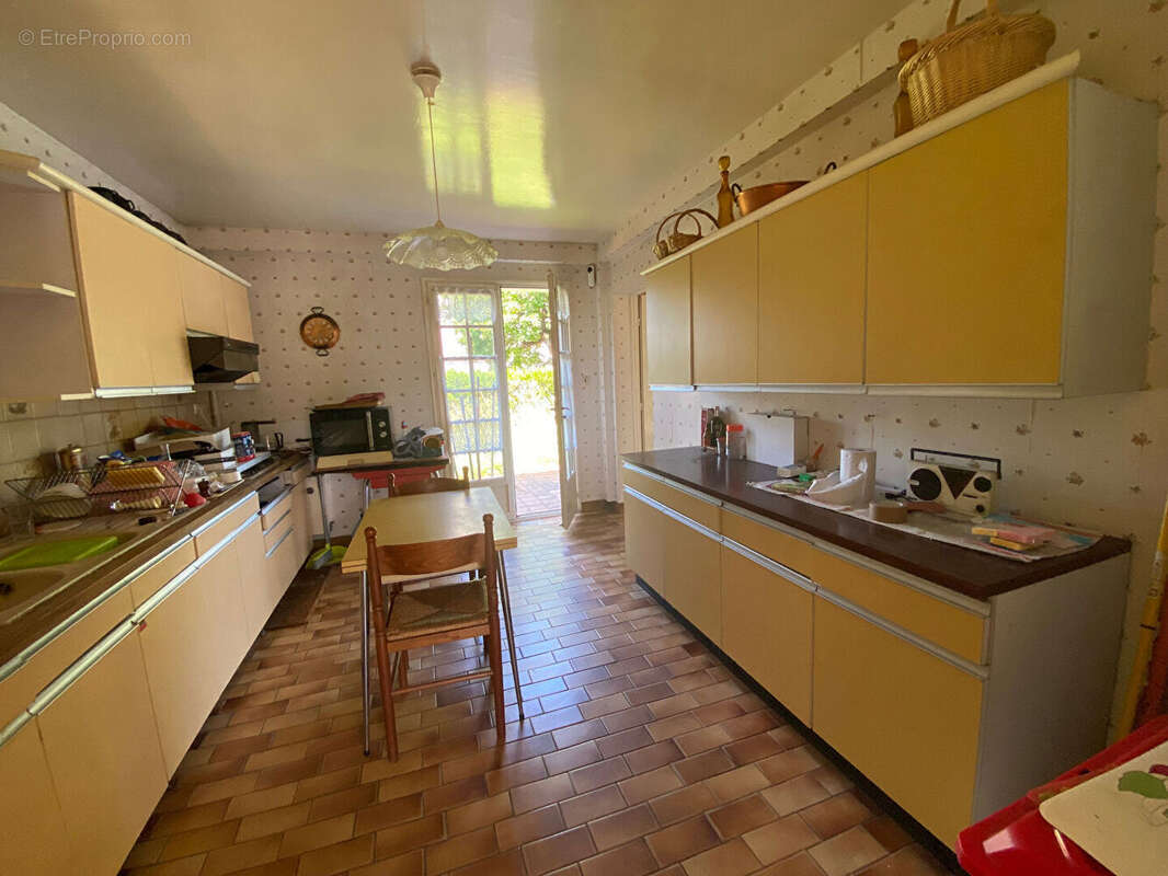 Maison à LES CLAYES-SOUS-BOIS