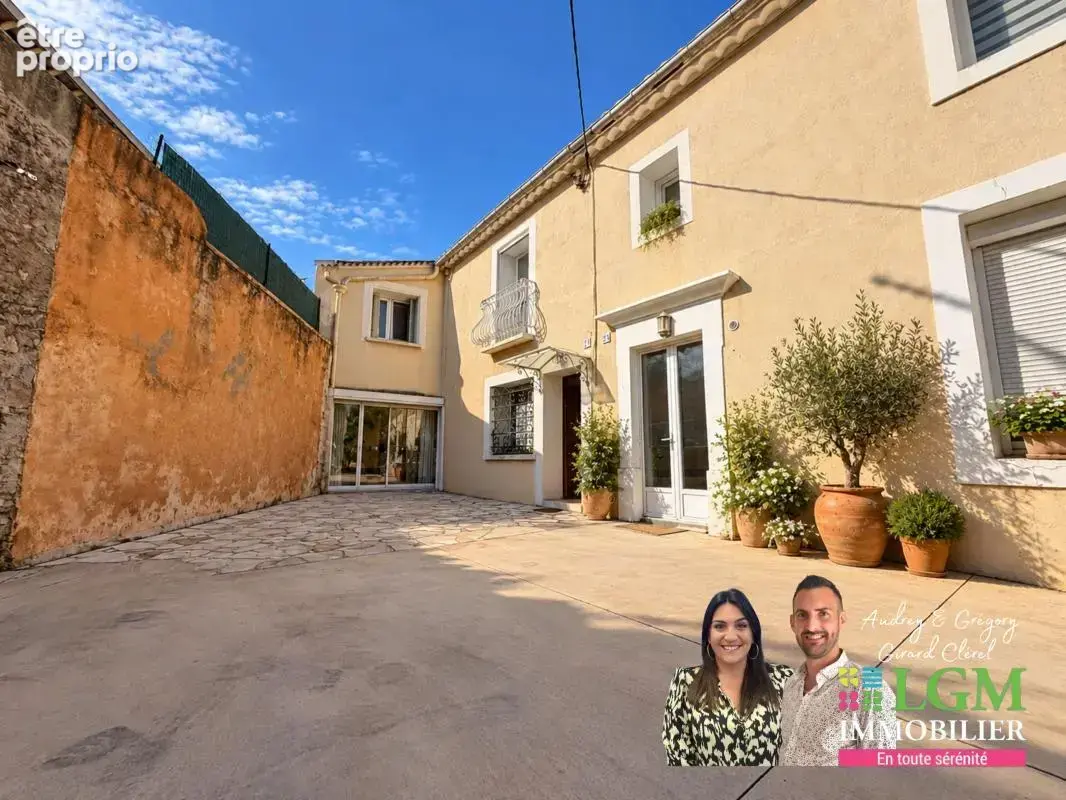 Maison de 120m2, 614m2 de terrain, 4 chambres, en plein centre du village - photo 2