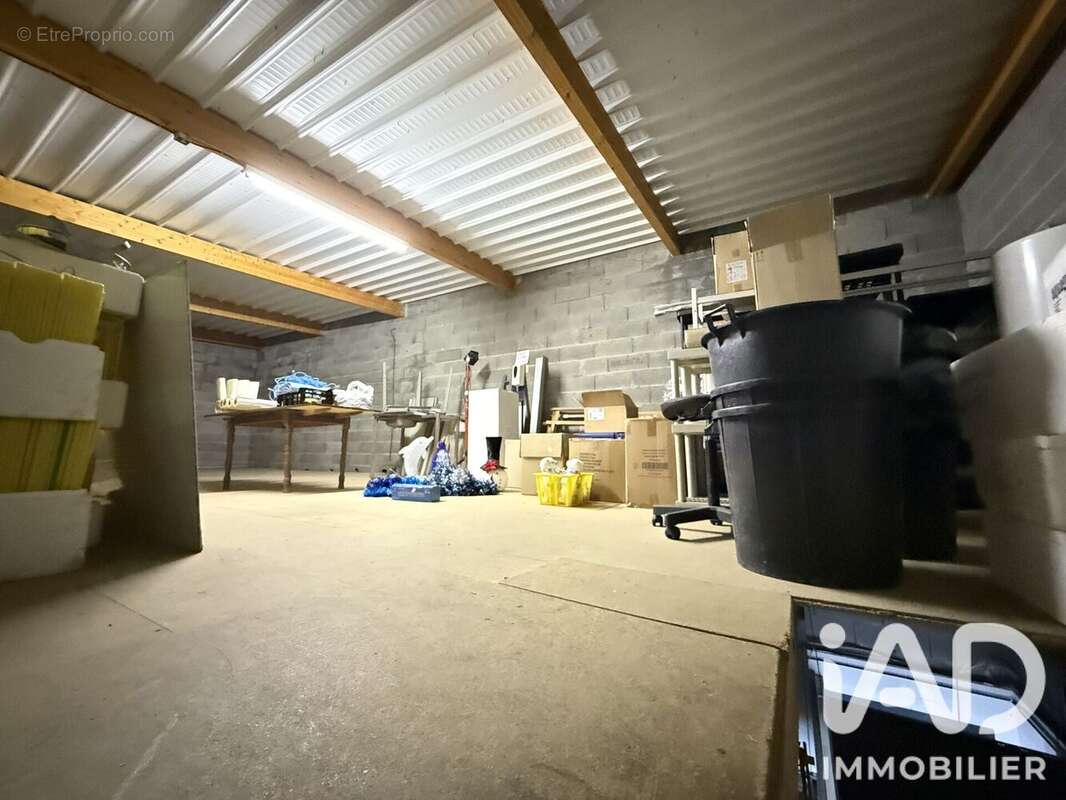 Commerce 55 m² à Pechbonnieu  - photo 8