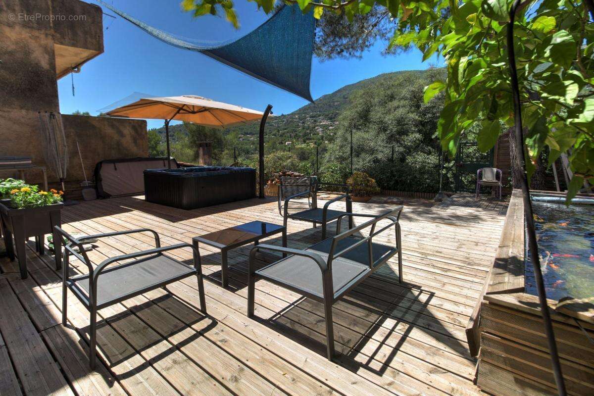 Maison de caractère de 175 m² avec appartement indépendant, jardin, jacuzzi et garage – carros village - photo 38