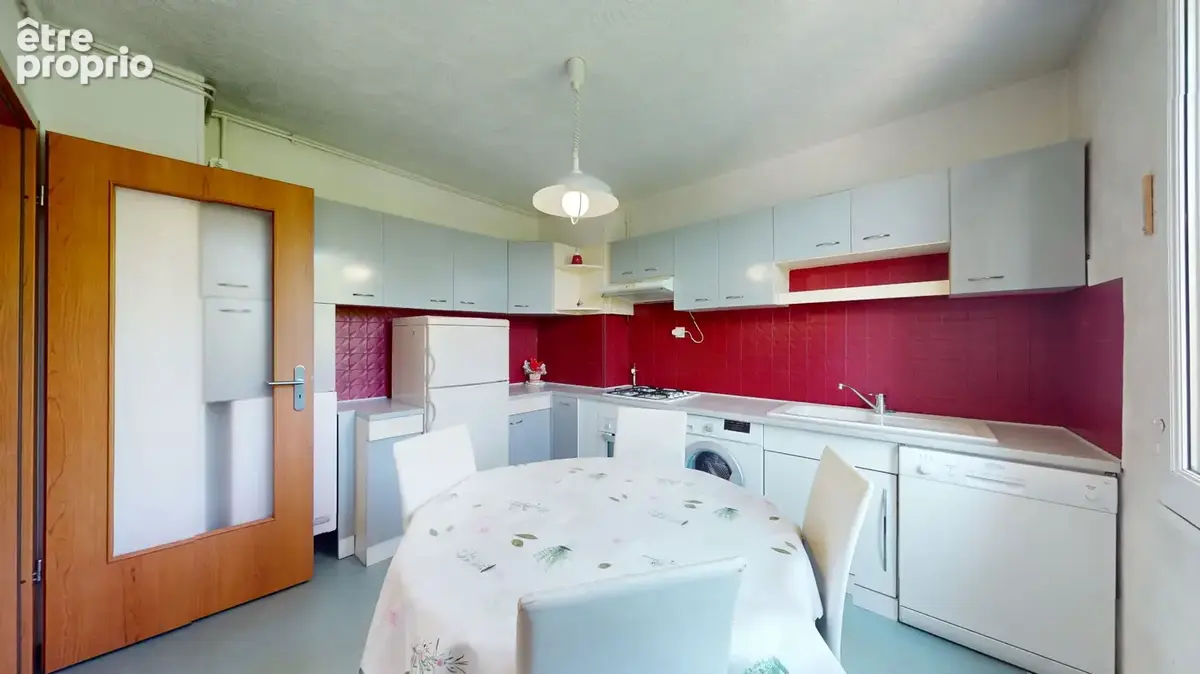 Appartement 4 pièces 70 m2 - Avant dernier étage - Grenoble / Libération - photo 16