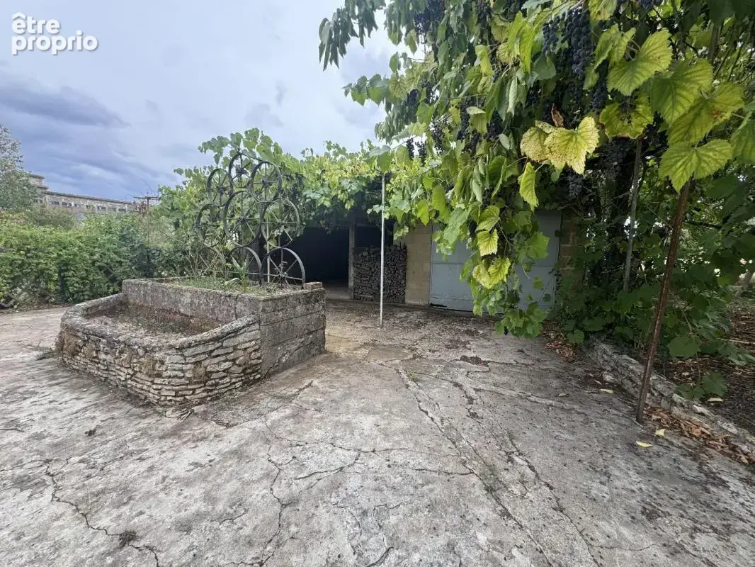Maison 10 pièces 205 m² à vendre à Saint-Savin (86310) - photo 3