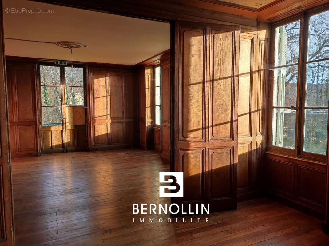 Maison à SIMANDRE-SUR-SURAN