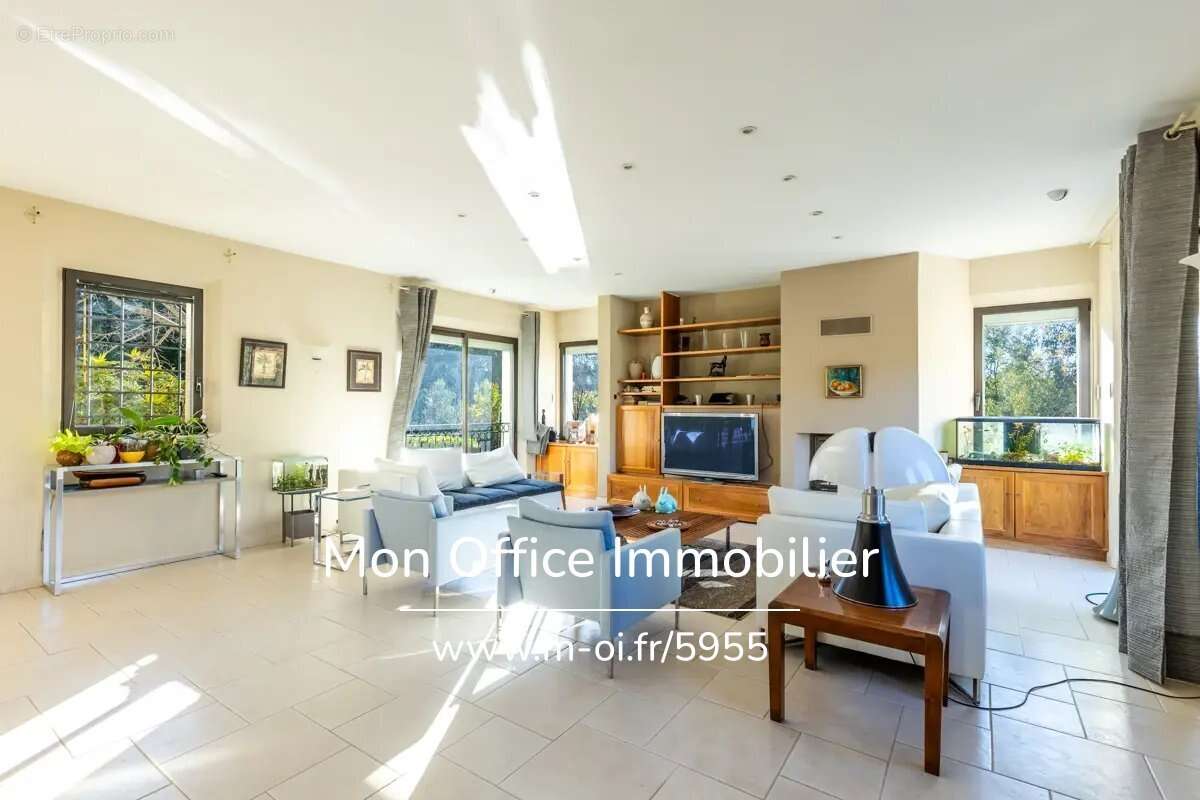 Maison à LE THOLONET